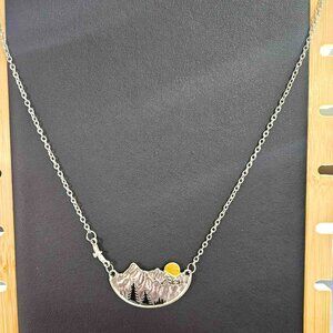 $8 If Bundled! New Beautiful Mountain View Necklace